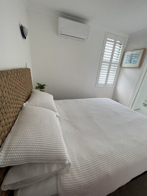 1 chambre, fer et planche à repasser, Wi-Fi gratuit, draps fournis