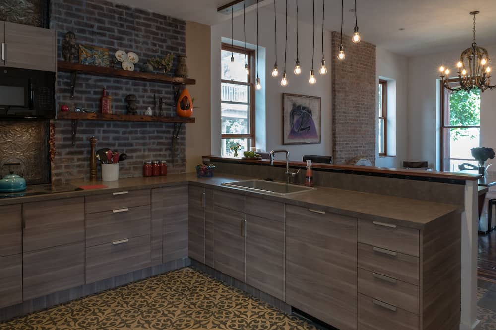 Faces The Hudson + Only An Hour Outside NYC