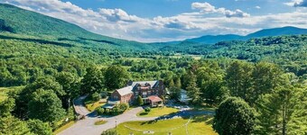VT ski house! Fireplace, indoor/outdoor pool, Dogs loved
