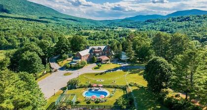 Grande maison! 11 couchages, piscine, tennis, intimité, vues, chiens bienvenus, Manchester VT