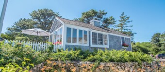 Nouveau Seabury Beach Cottage avec une vue imprenable sur l'océan, à quelques pas de la plage privée
