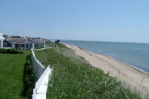 On the beach, sun-loungers - New Seabury Beach Cottage with stunning ocean views, steps to private beach (Mashpee)