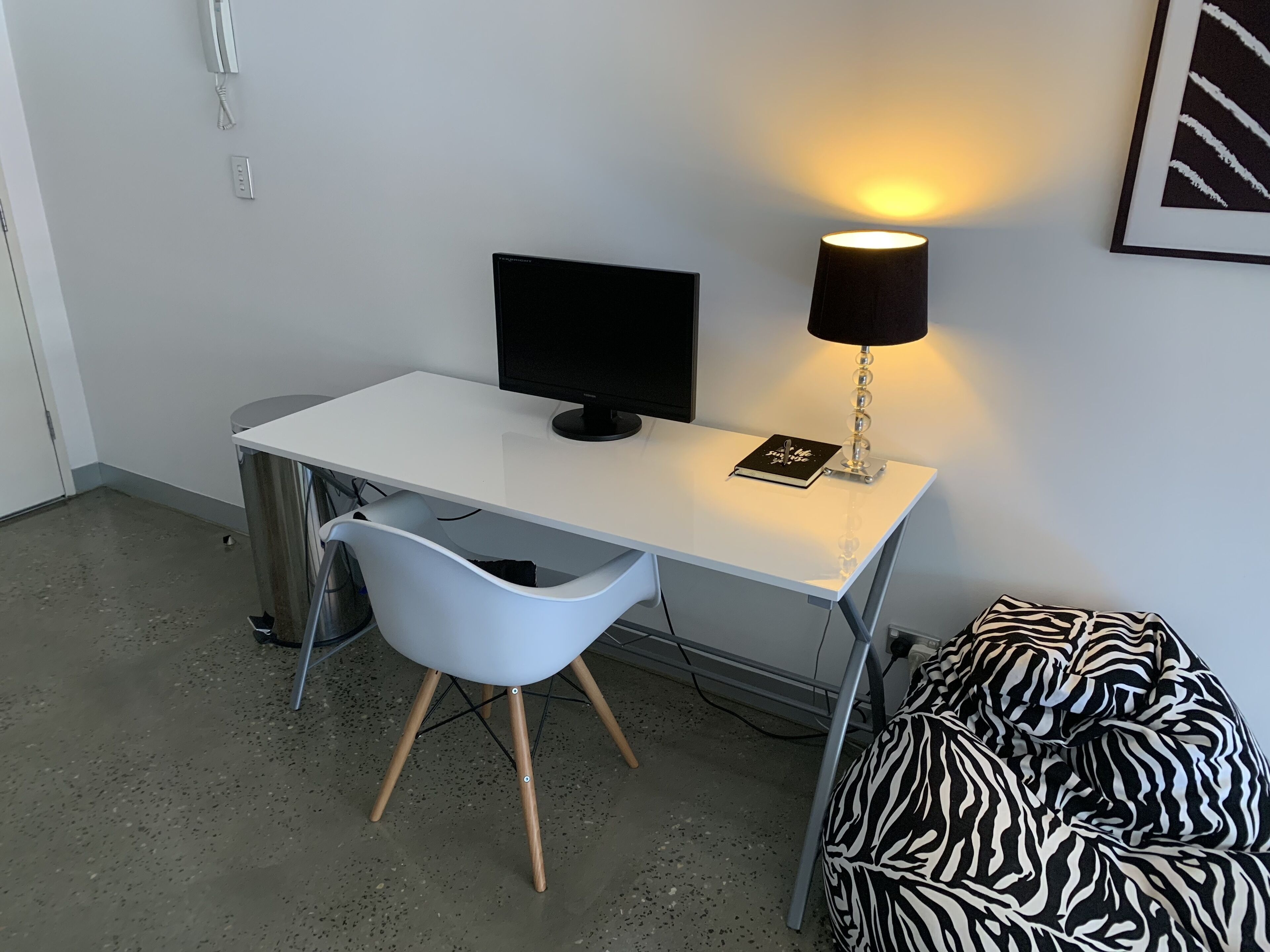 Port Melbourne Perfect 2 Bed — image 7