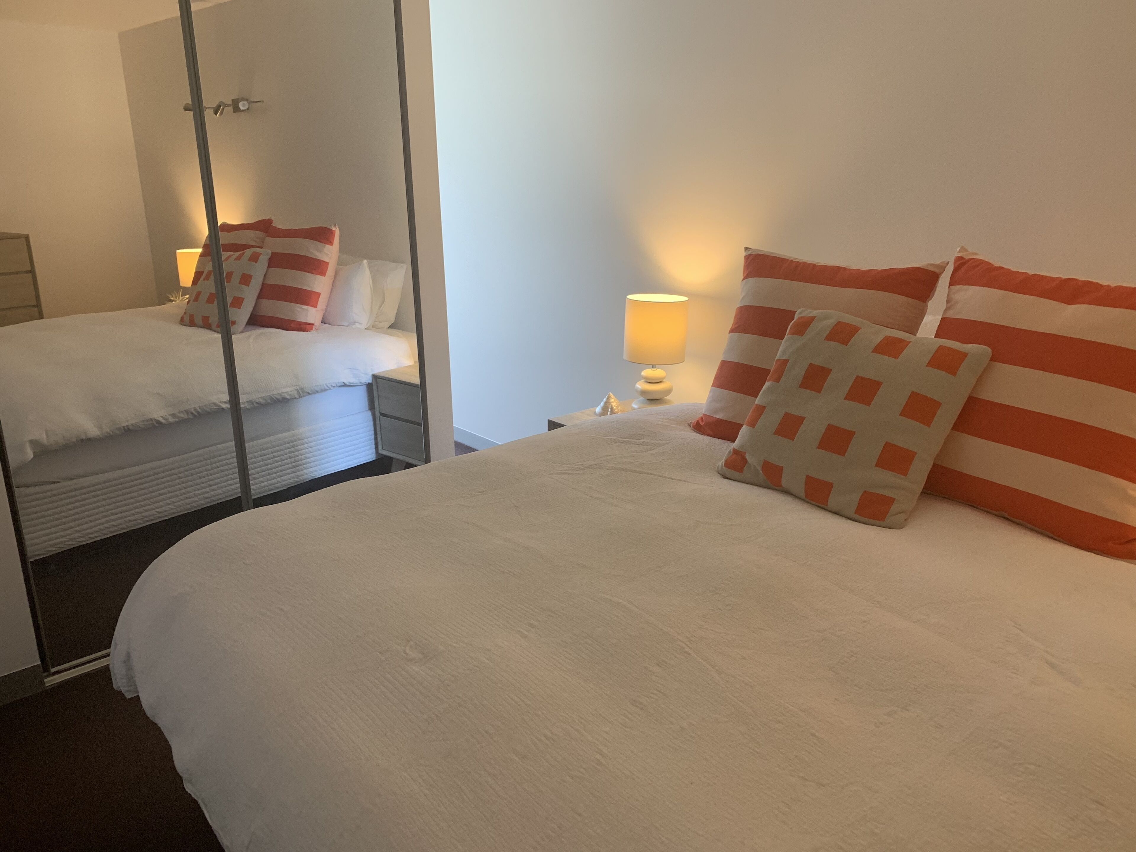 Port Melbourne Perfect 2 Bed — image 10