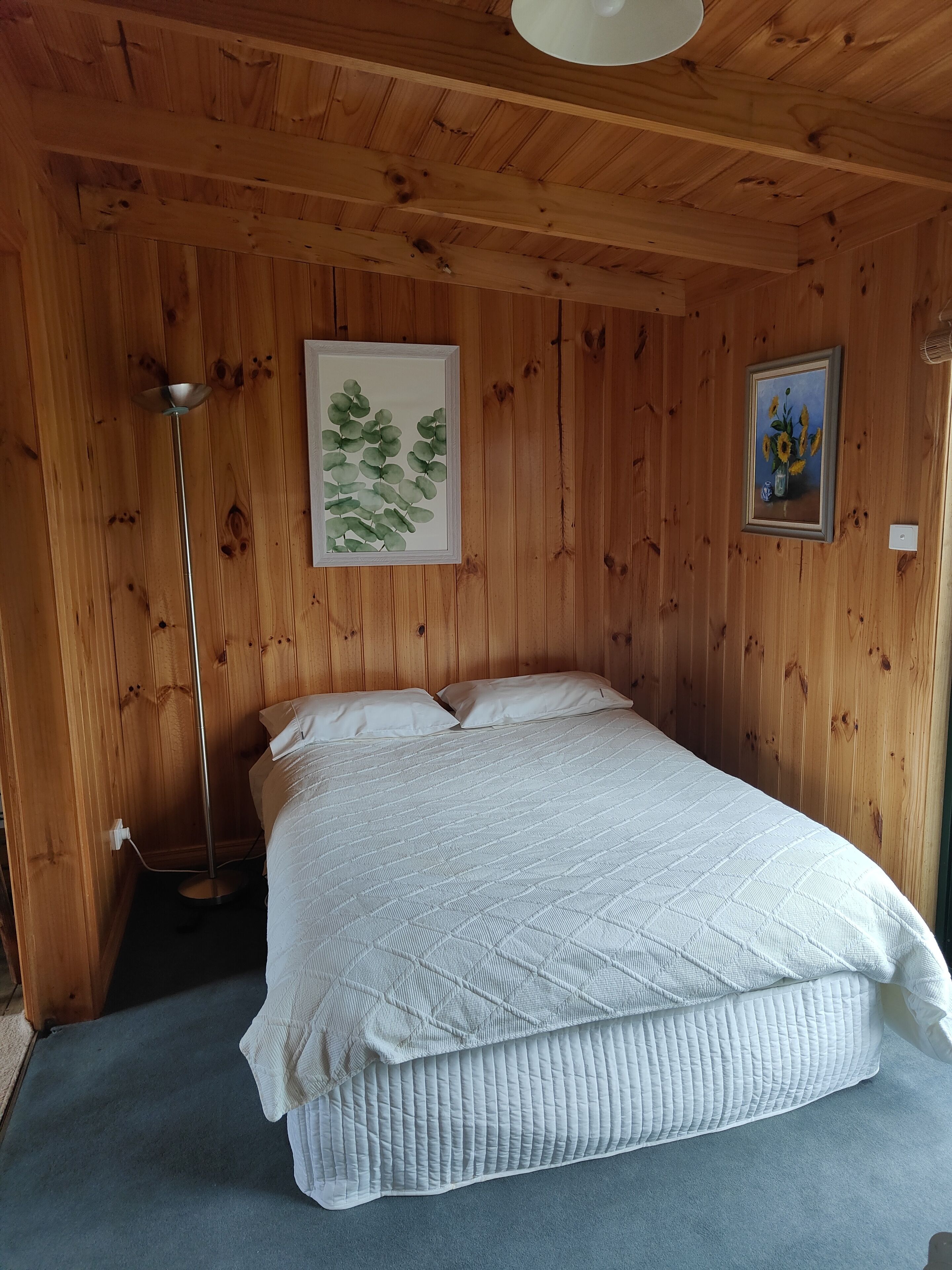 Woodlands Farm Cottage sleeps 4 people