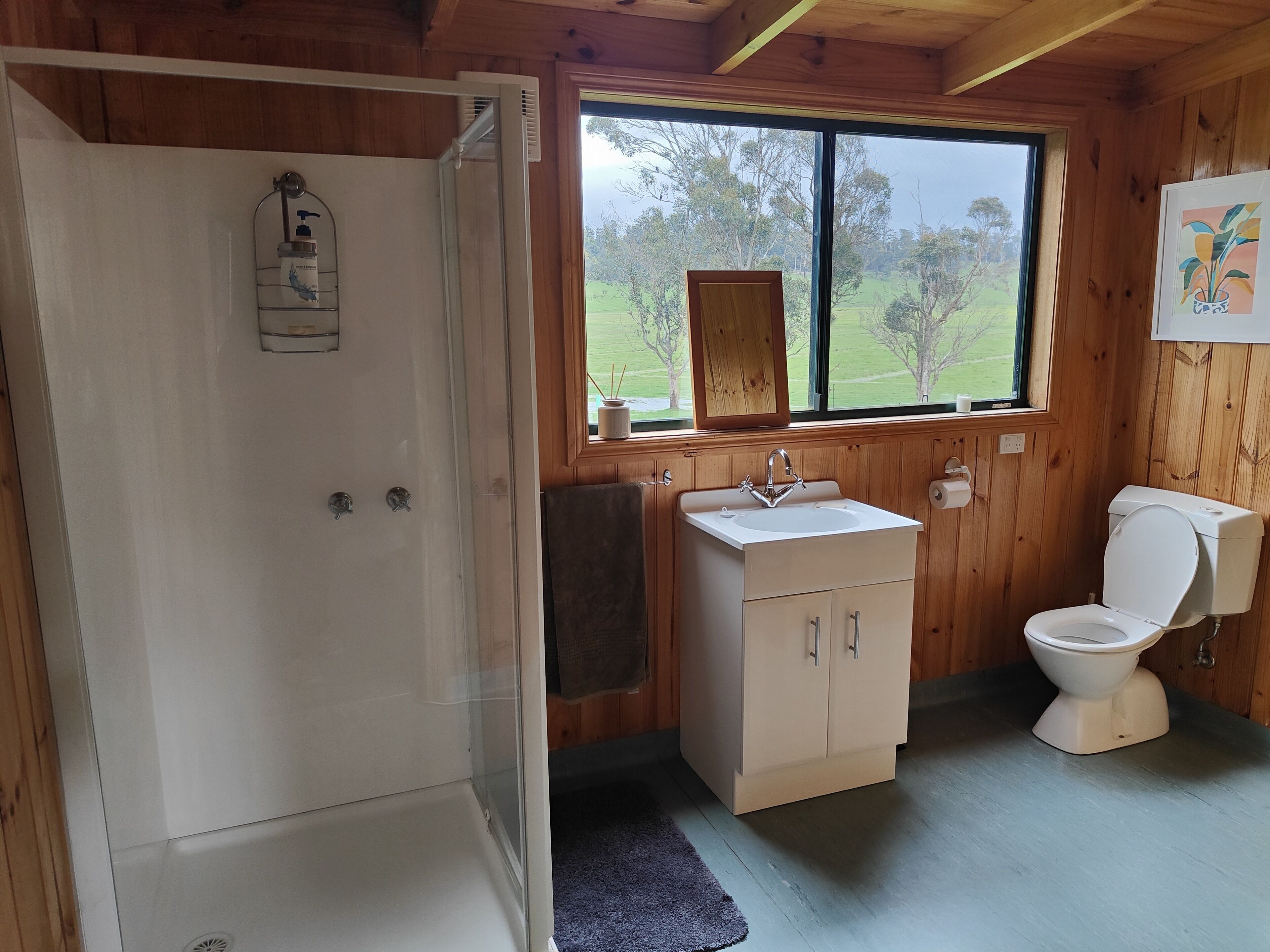 Woodlands Farm Cottage sleeps 4 people