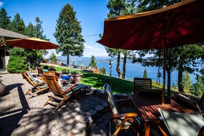 Outdoor dining - "LAKE SONG ESTATES" OVERLOOKING LAKE COEUR D ALENE (Coeur d'Alene)