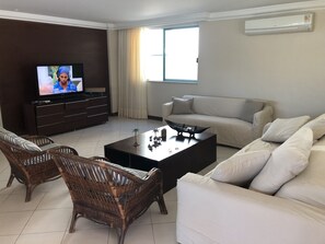 Smart-TV, DVD-Player, Stereoanlage