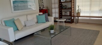Central Geelong Townhouse / Long stays available