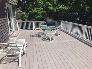 Outdoor dining - Beautifully Maintained 3BR Colonial Close to Forest Beach (1577) (South Chatham)