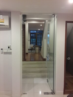 Interior - 3min from BTS, 3BR, cozy & Fashionable h (Bangkok)
