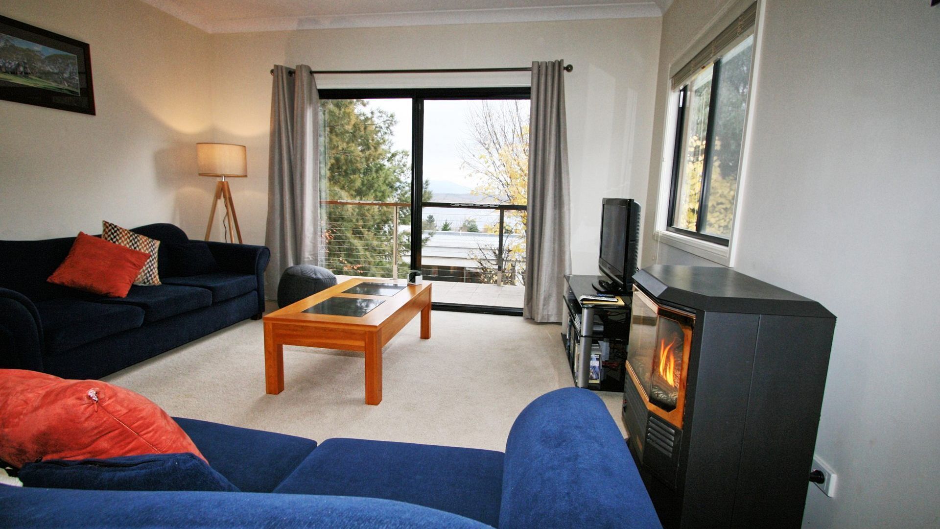 Alaska - Great lake & mountain views — image 15