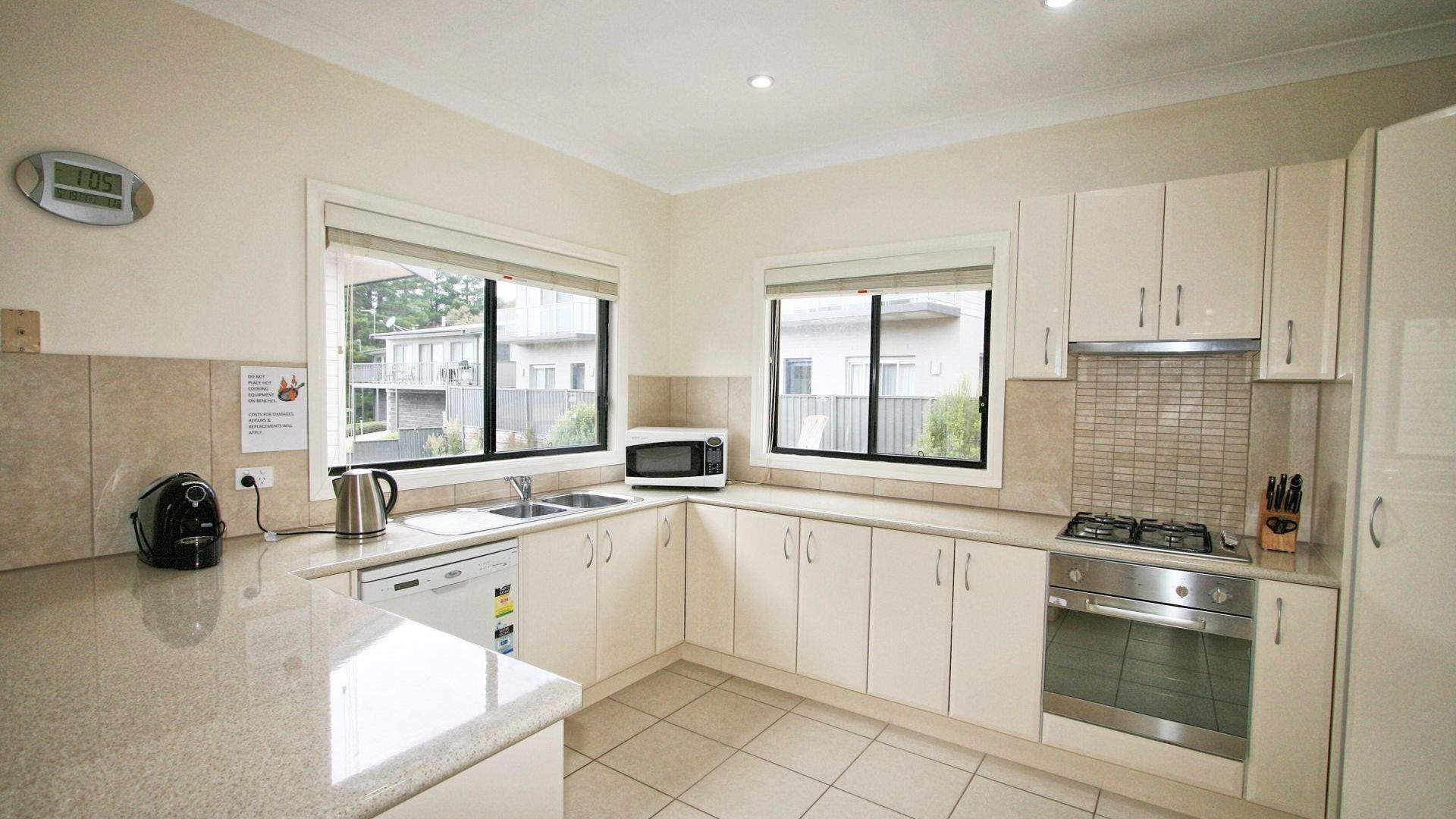 Alaska - Great lake & mountain views — image 17