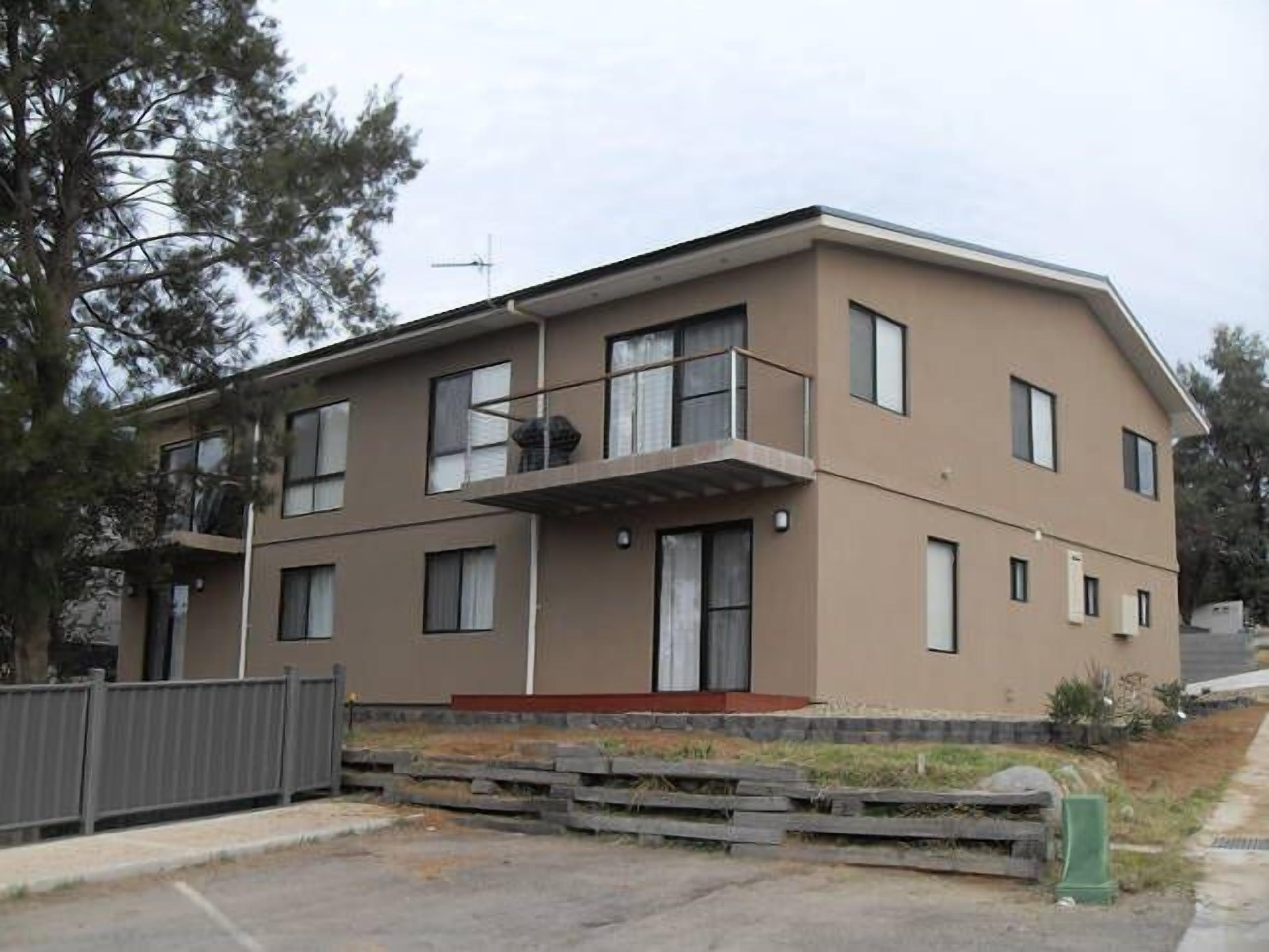 Alaska - Great lake & mountain views — image 19