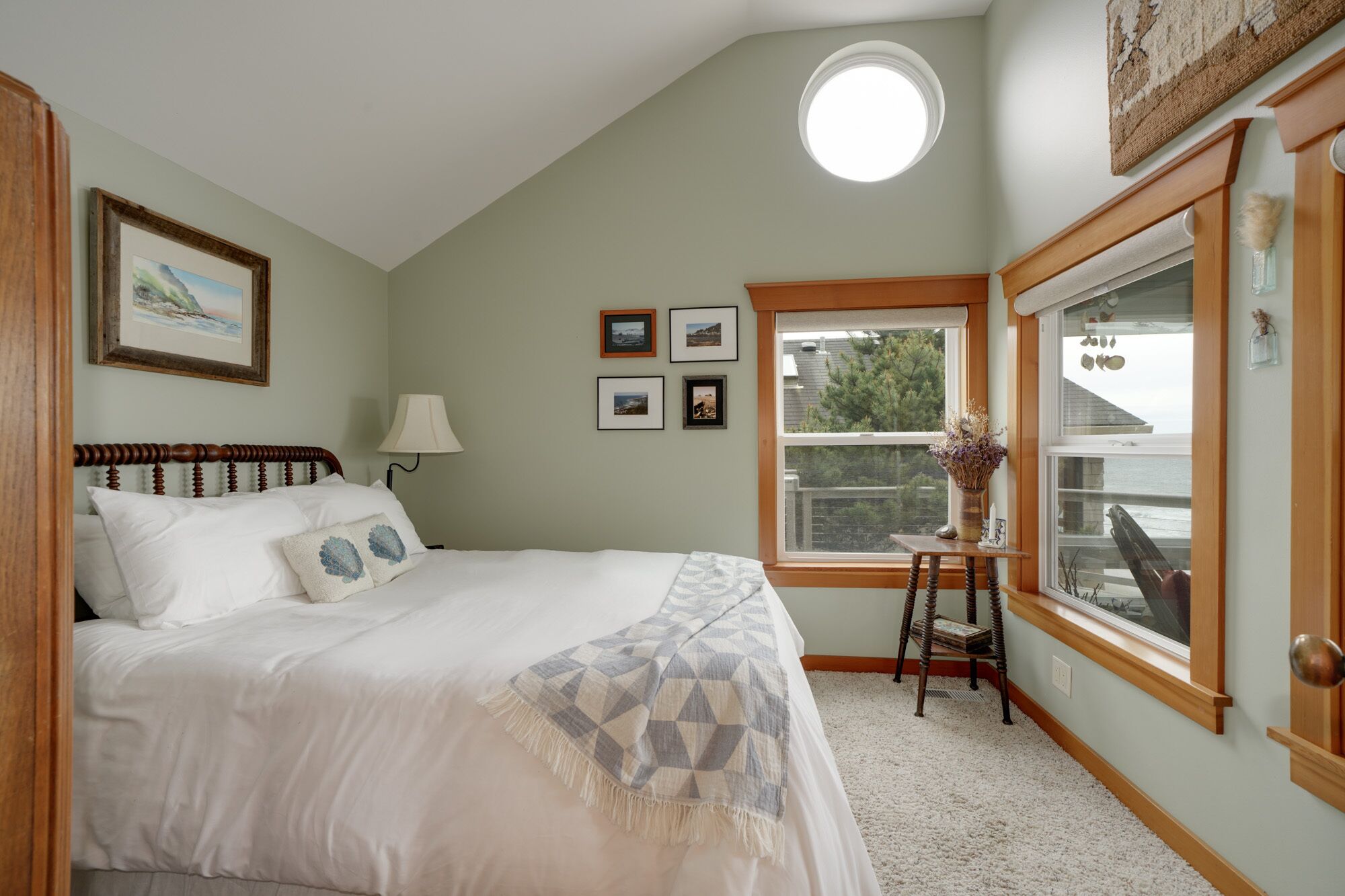 *Spectacular Luxury Oceanfront Home Hot Tub on Deck Steps to Beach!