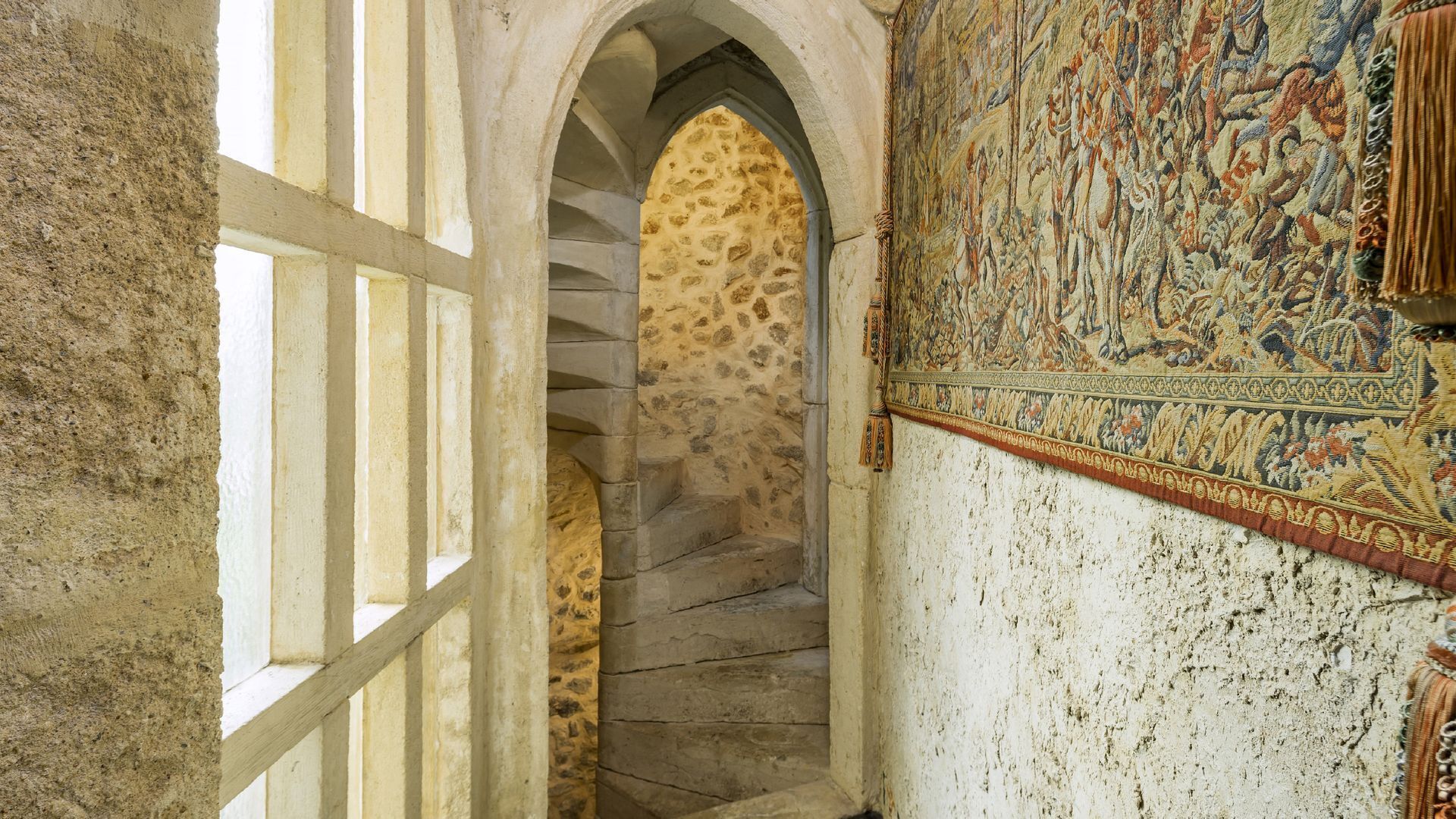 Castle Keep- Exceptionally Romantic  Escape for 2 with open log fire. — image 20