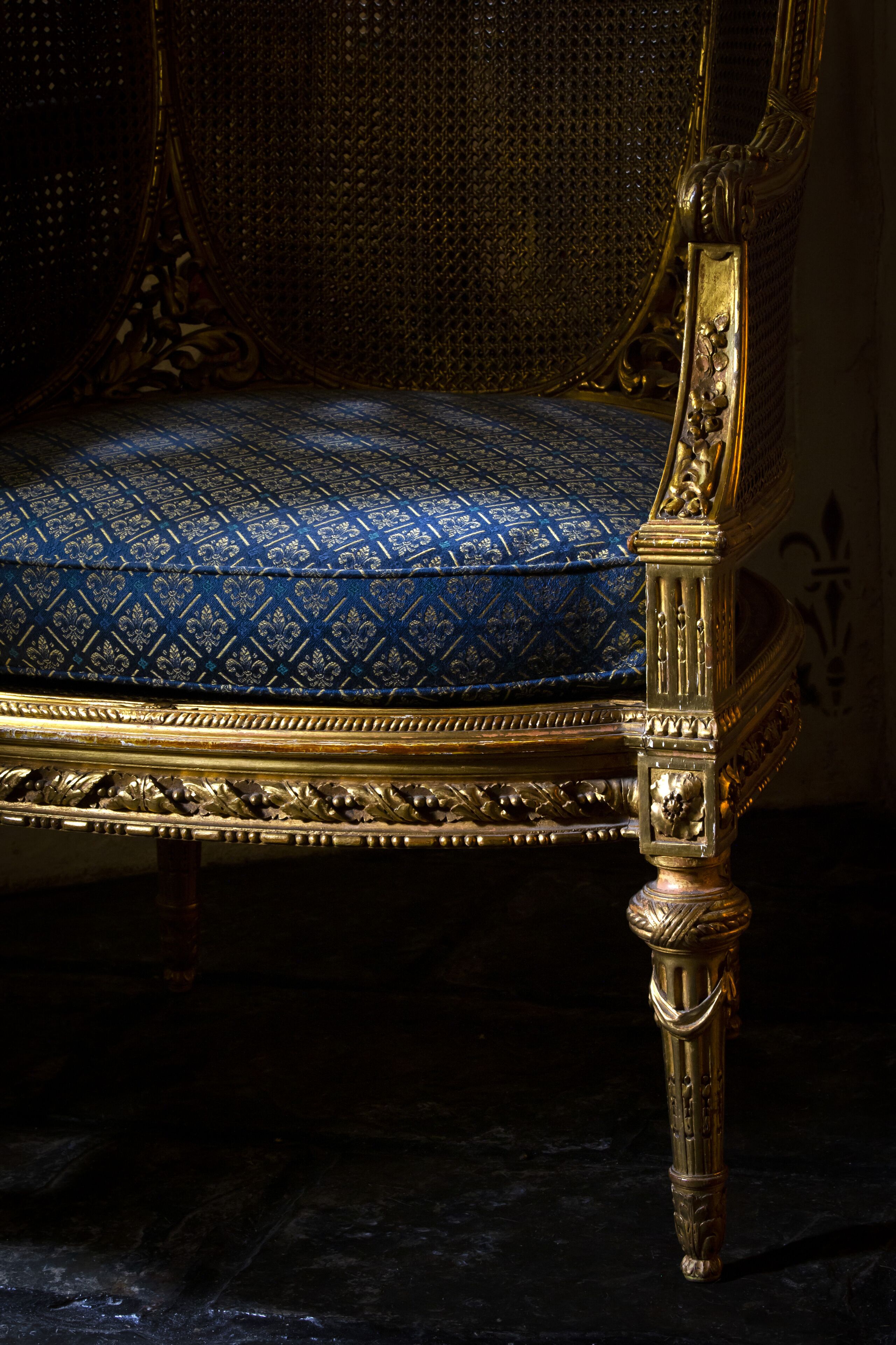 Castle Keep- Exceptionally Romantic  Escape for 2 with open log fire. — image 9