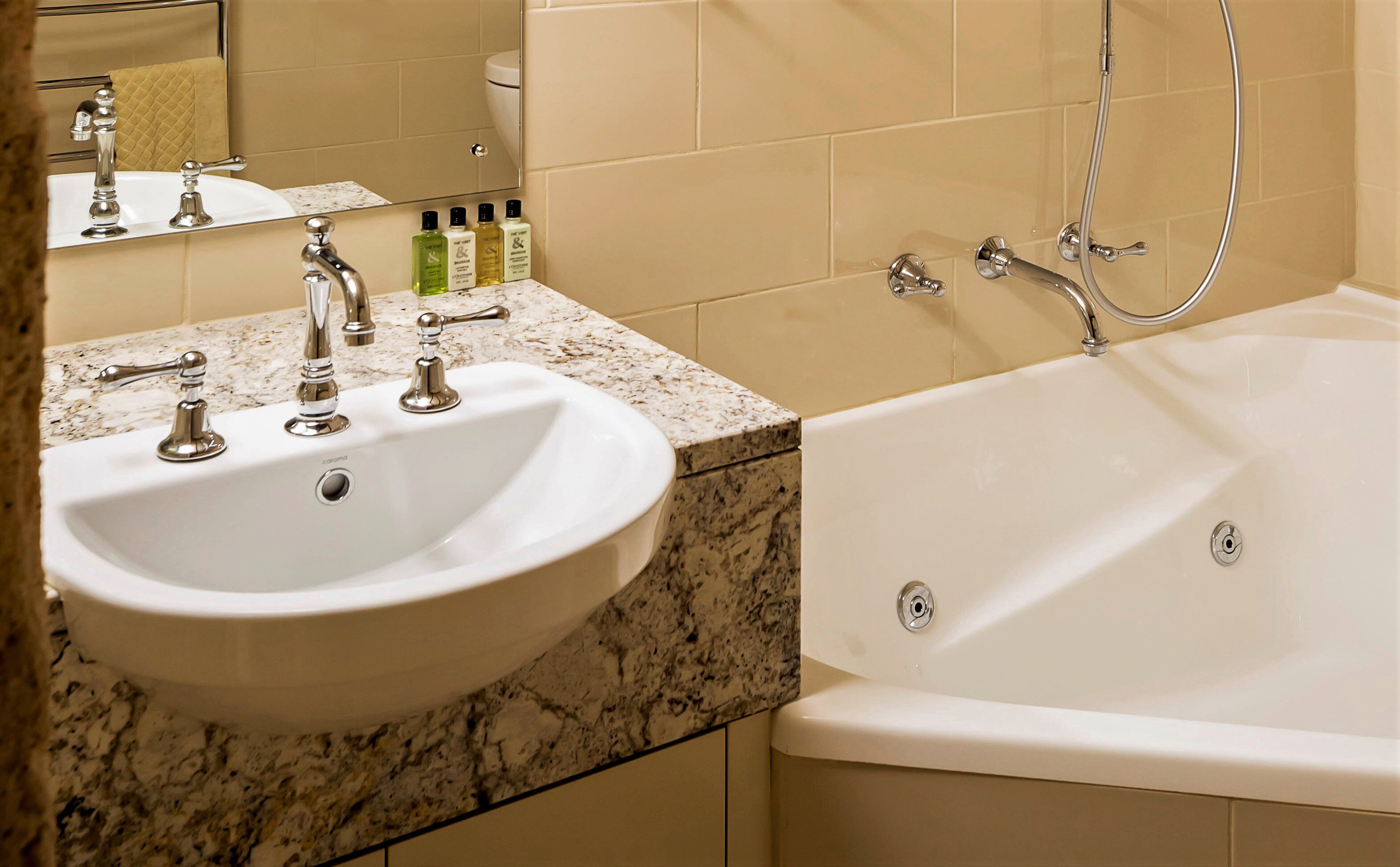 Castle Keep- Exceptionally Romantic  Escape for 2 with open log fire. — image 8