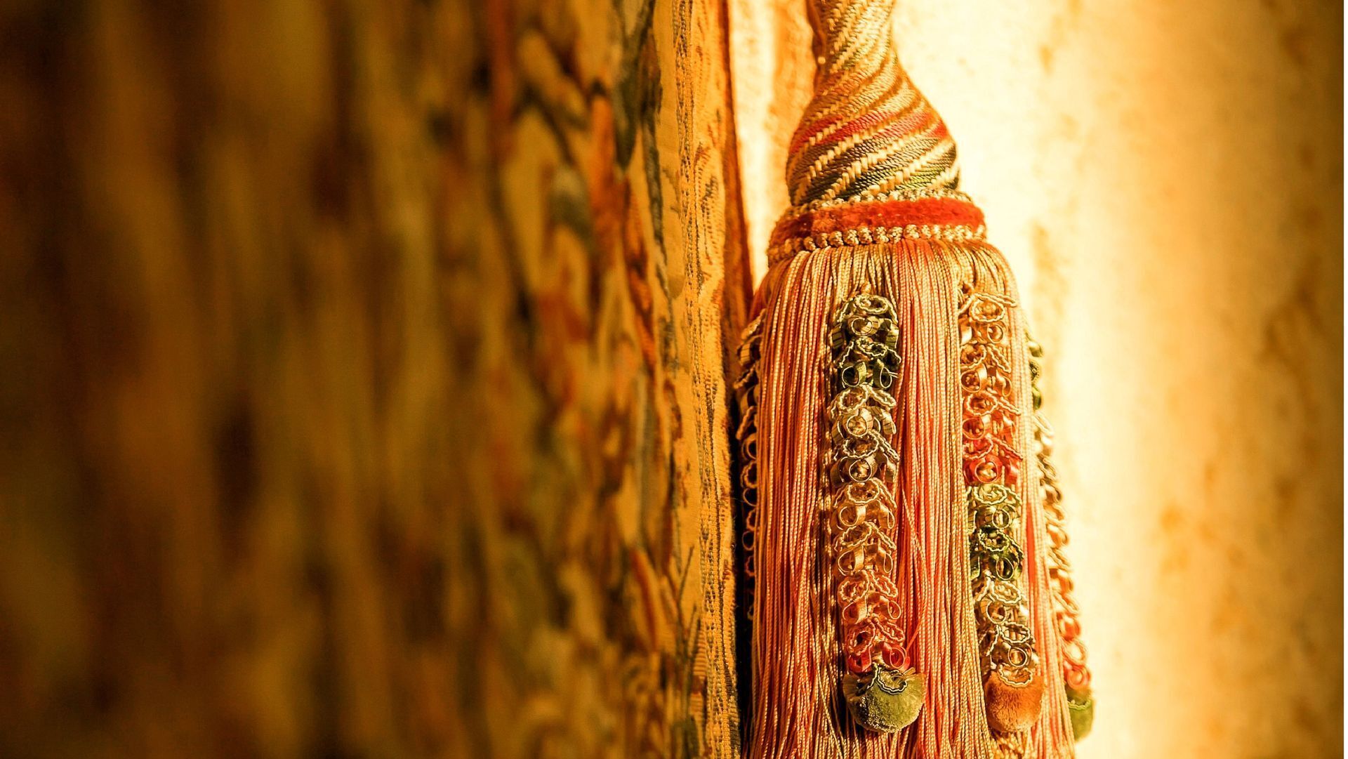 Castle Keep- Exceptionally Romantic  Escape for 2 with open log fire. — image 25