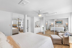 4 bedrooms, desk, iron/ironing board, WiFi - The Cottage on Balboa Island (Newport Beach)