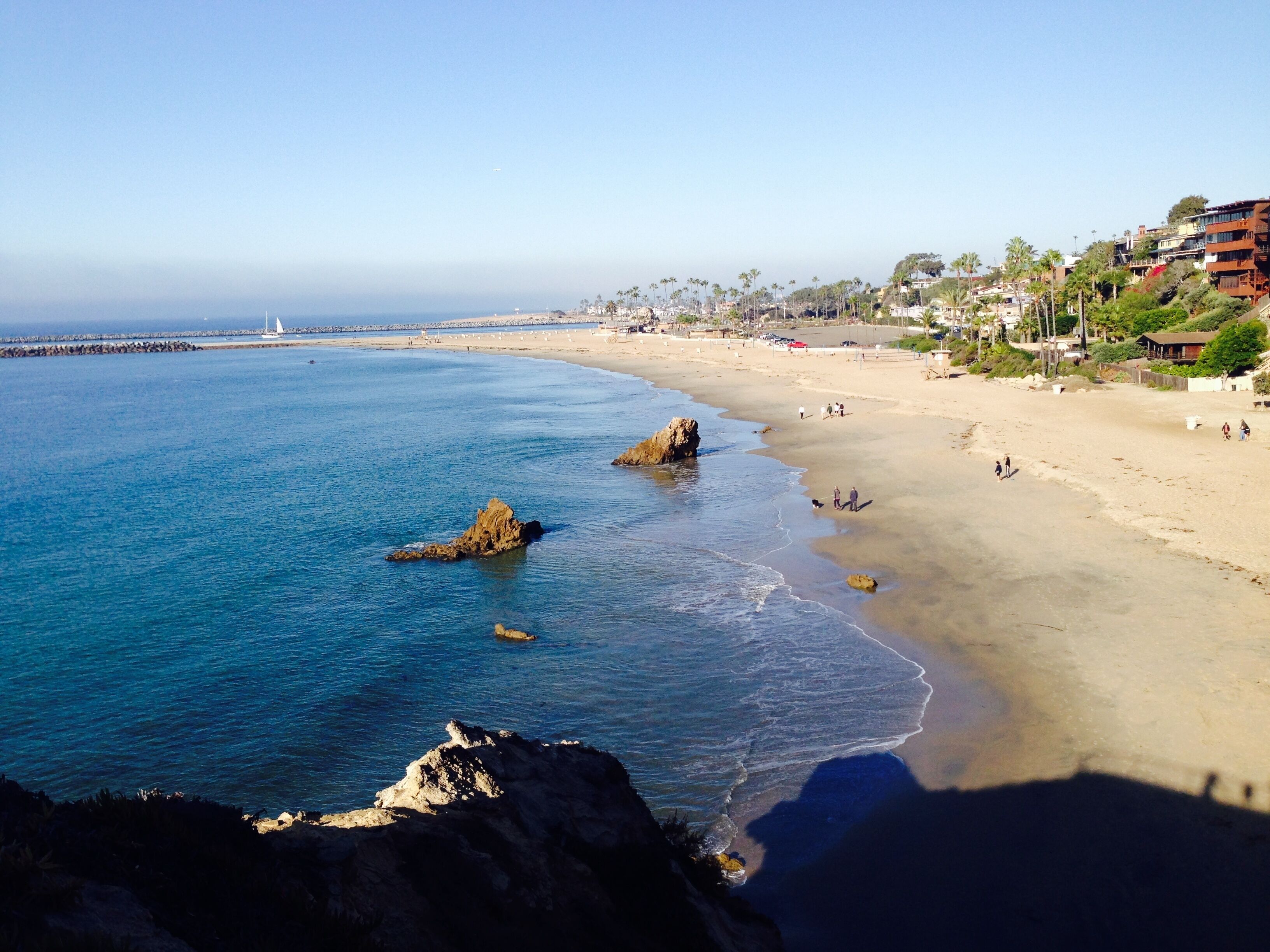 Beach nearby, sun-loungers, beach towels