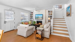 Unclassified image, 4 of 31, button - The Cottage on Balboa Island (Newport Beach)