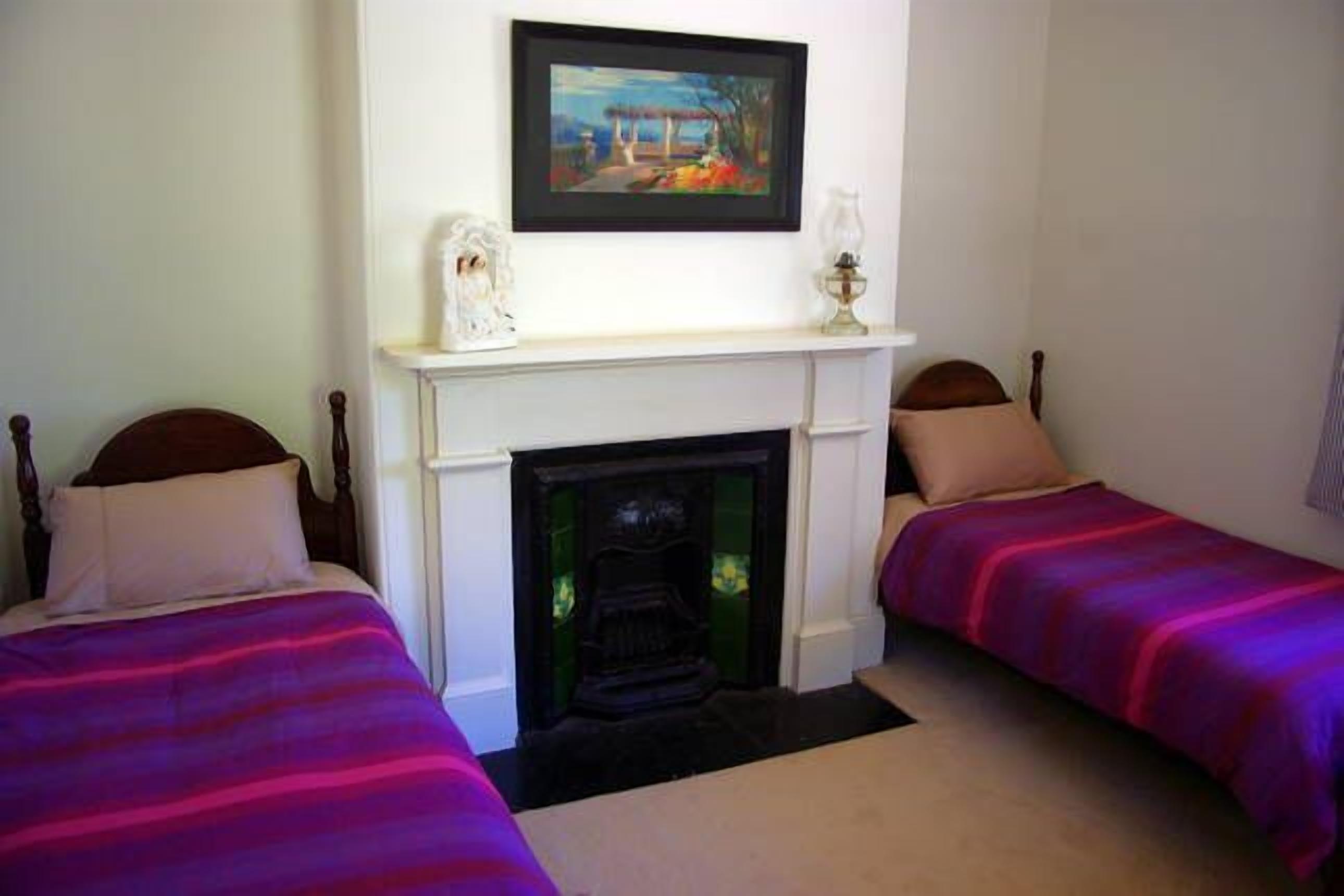 Heritage dream cottage in the mountains. Birdwatcher's paradise.