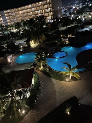 Outdoor pool, pool loungers
