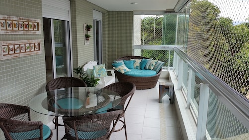 Lindo apartmento na Riviera - próximo a praia - 3 quartos
