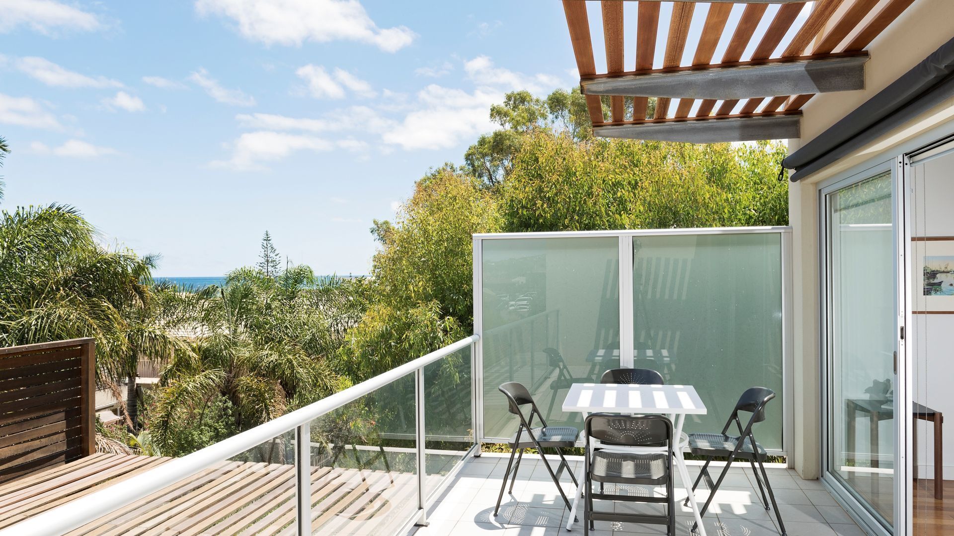 Stunning Seaside Retreat — image 17