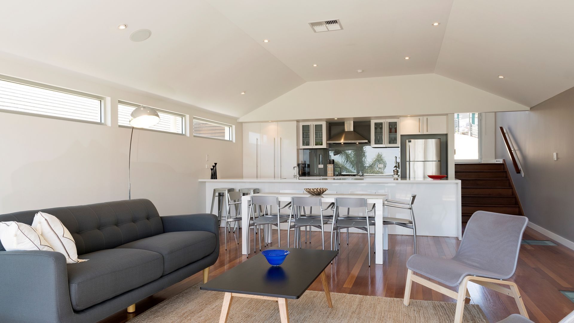 Stunning Seaside Retreat — image 16