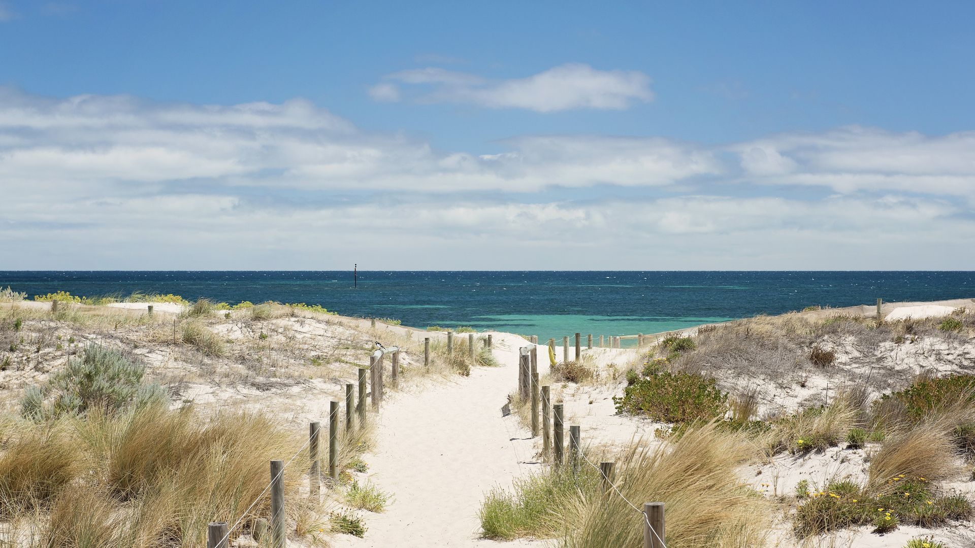 Stunning Seaside Retreat — image 18