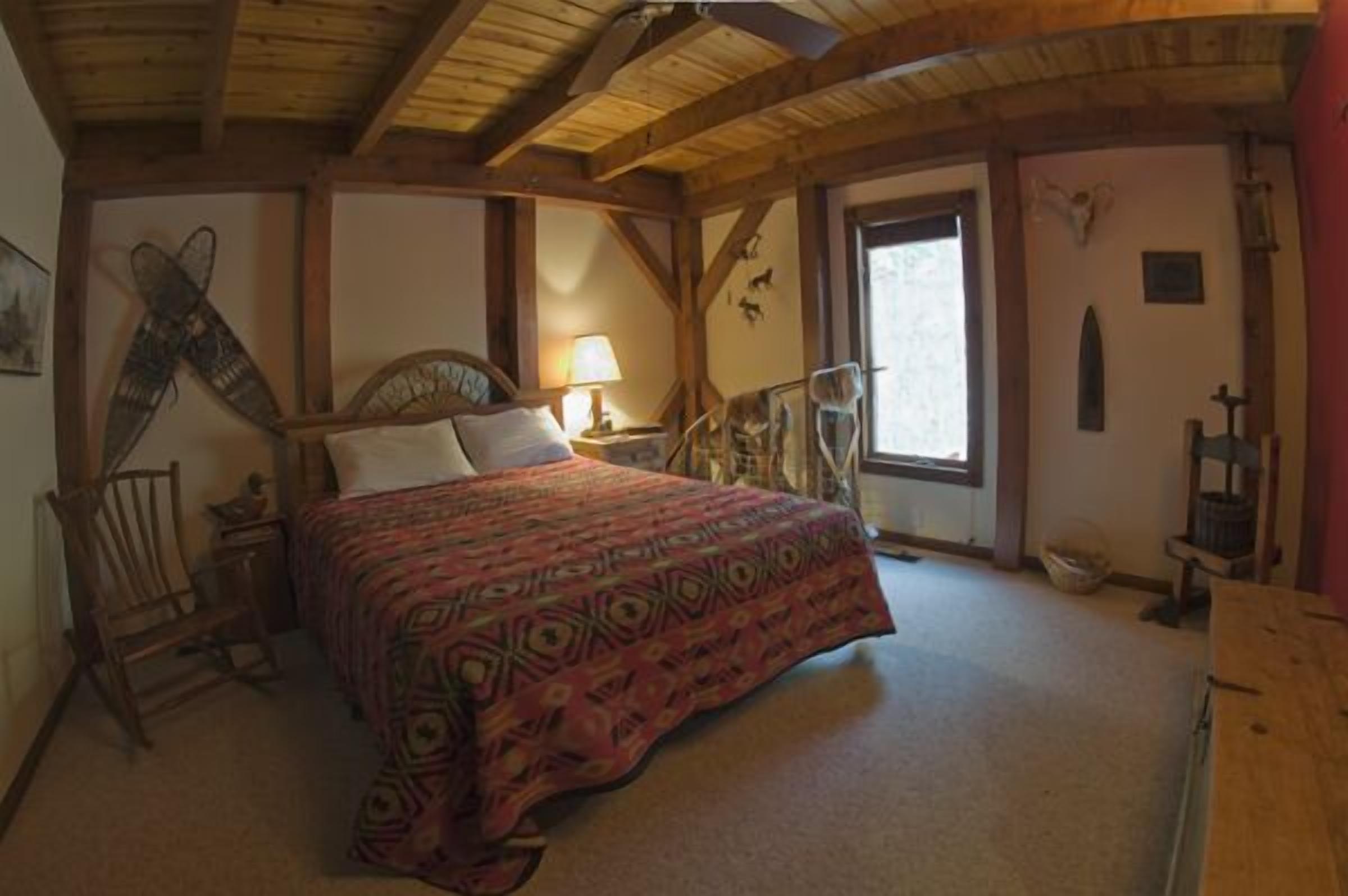 Spectacular Spirit Dancer 4 bedrooms, 1 den w/bed, Luxurious on 60 private acres