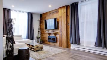 Televisor intel·ligent i futbolí