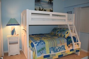 3 chambres, coffres-forts dans les chambres, fer et planche Ă repasser