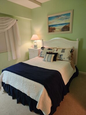 3 bedrooms, in-room safe, iron/ironing board, free WiFi