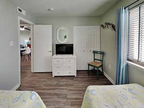 2 bedrooms, iron/ironing board, WiFi, bed sheets