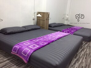 1 bedroom - Quadruple privatized room - shared bathroom (Tambon Wiang)