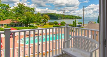 Ocean Views from every room.Enjoy nearby beach and Acadia National Park Entrance
