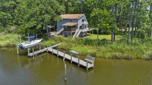 Exterior - Enjoy the gorgeous creek views at the Tranquil Waters Cottage (Oriental)