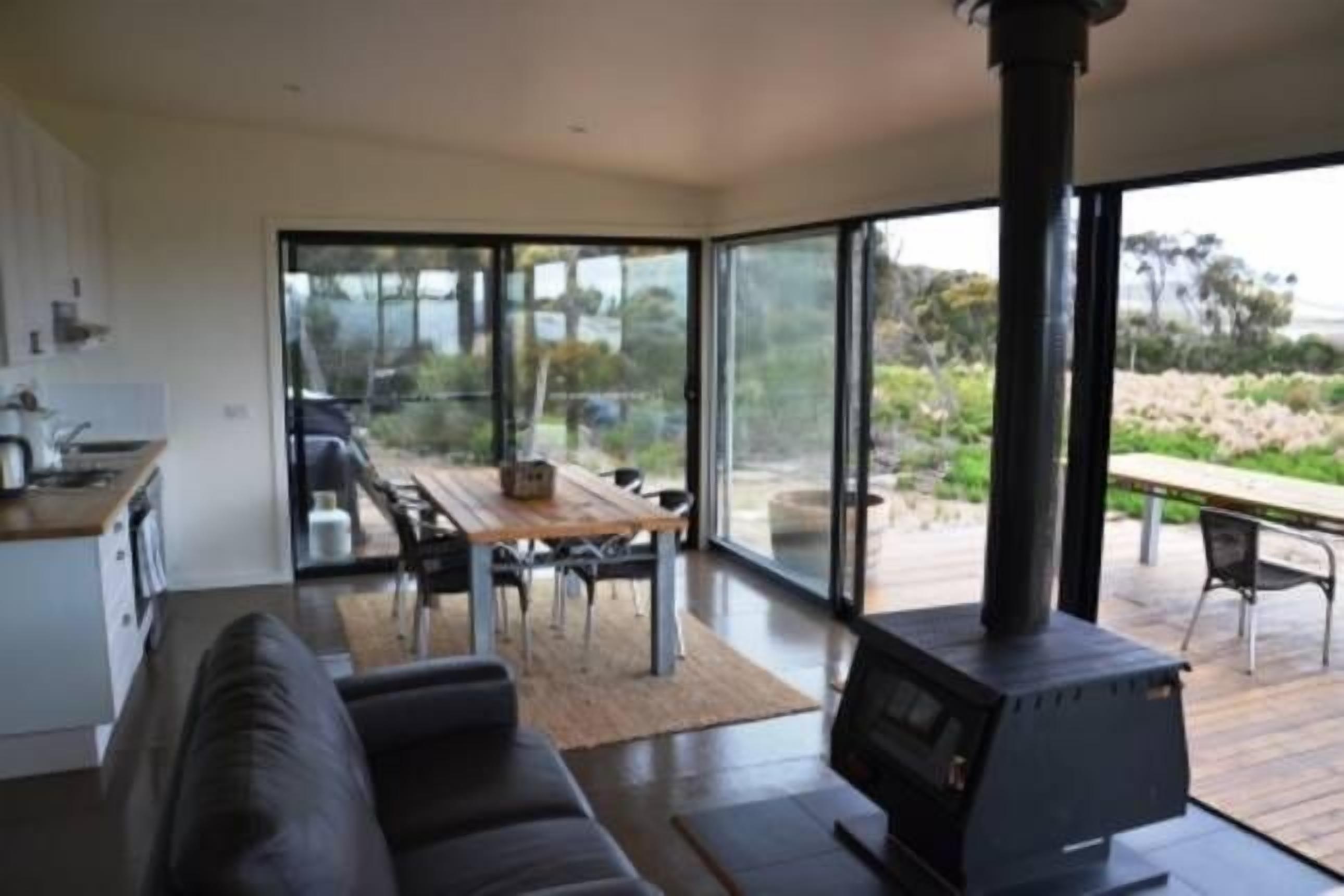 Sawyers Bay Shacks (small shack) — image 19