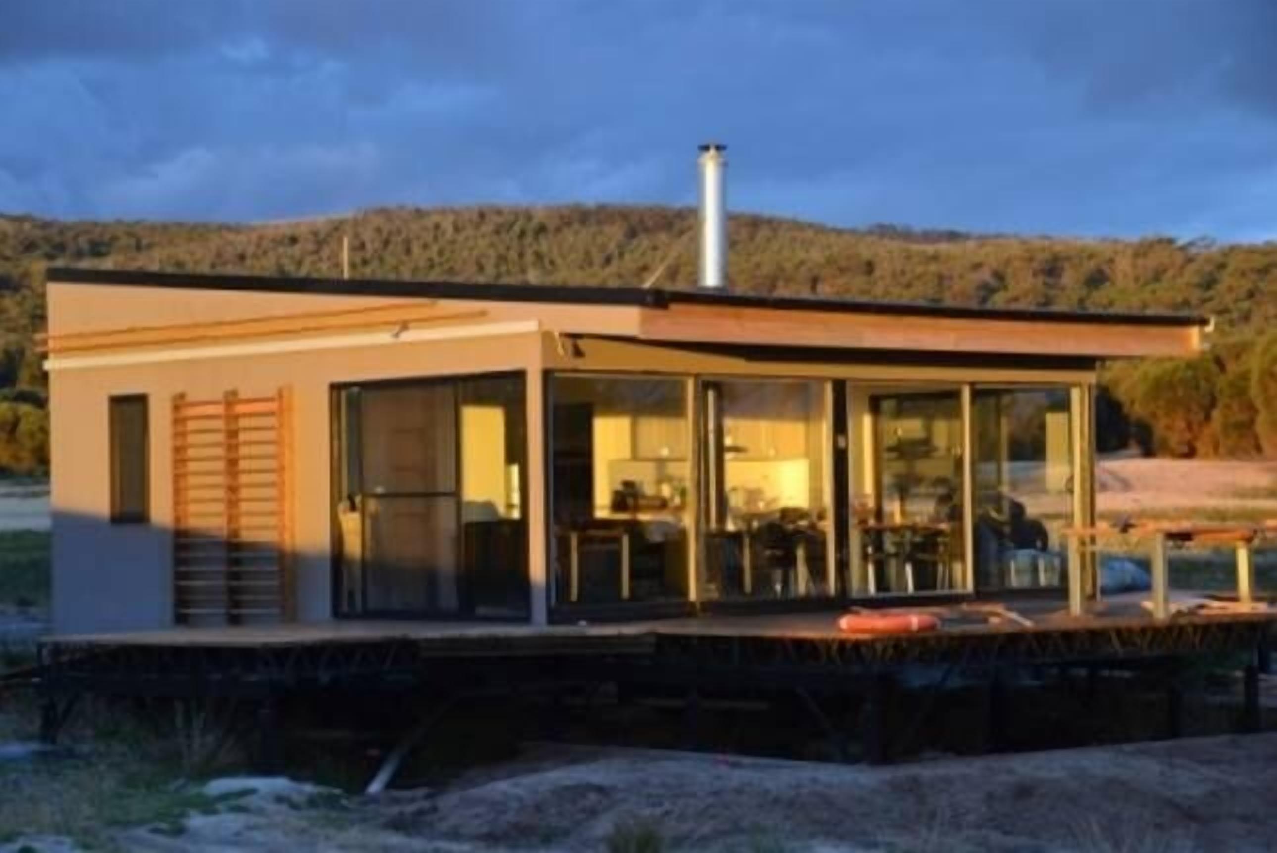 Sawyers Bay Shacks (small shack) — image 11