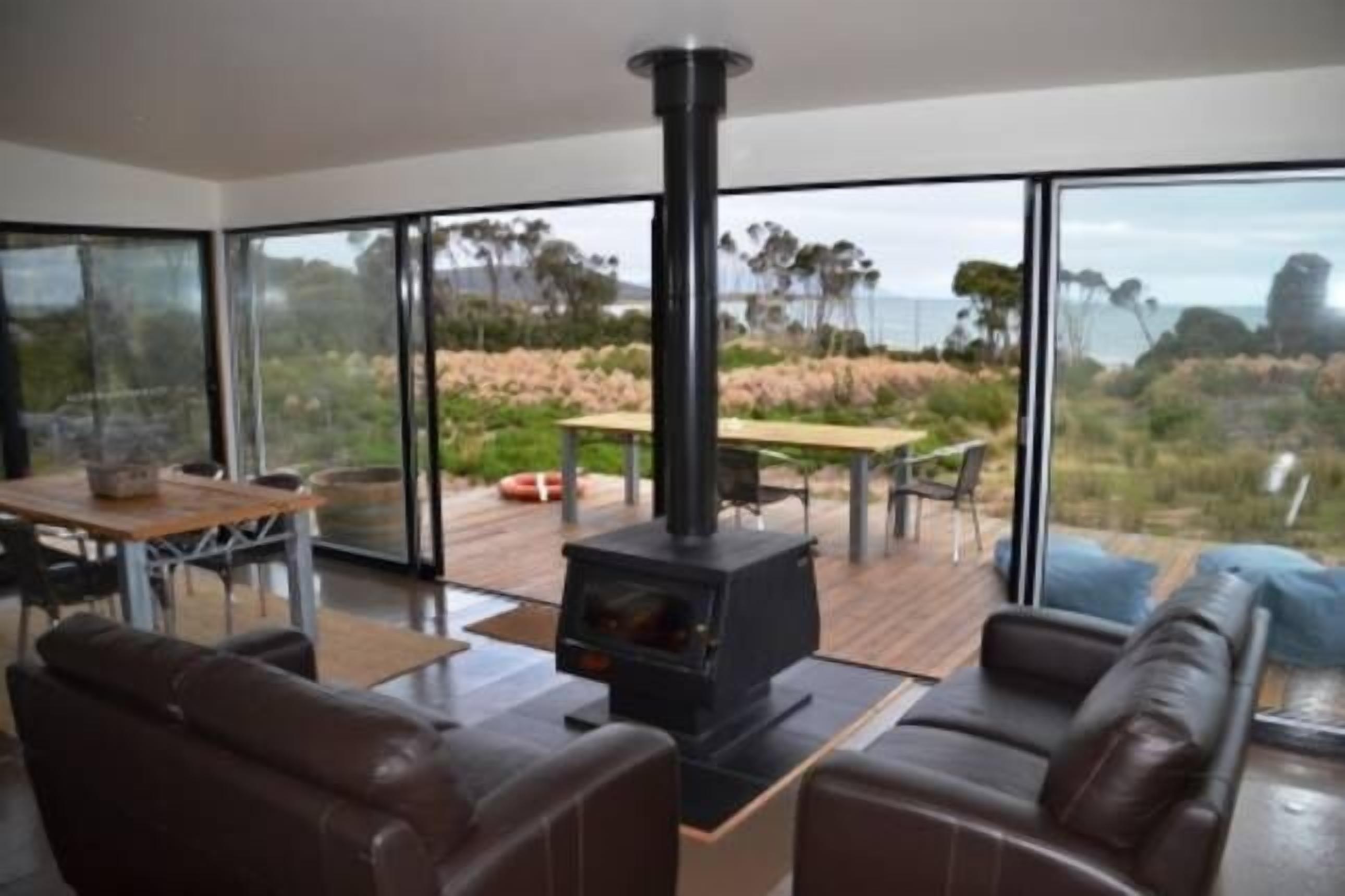 Sawyers Bay Shacks (small shack) — image 17