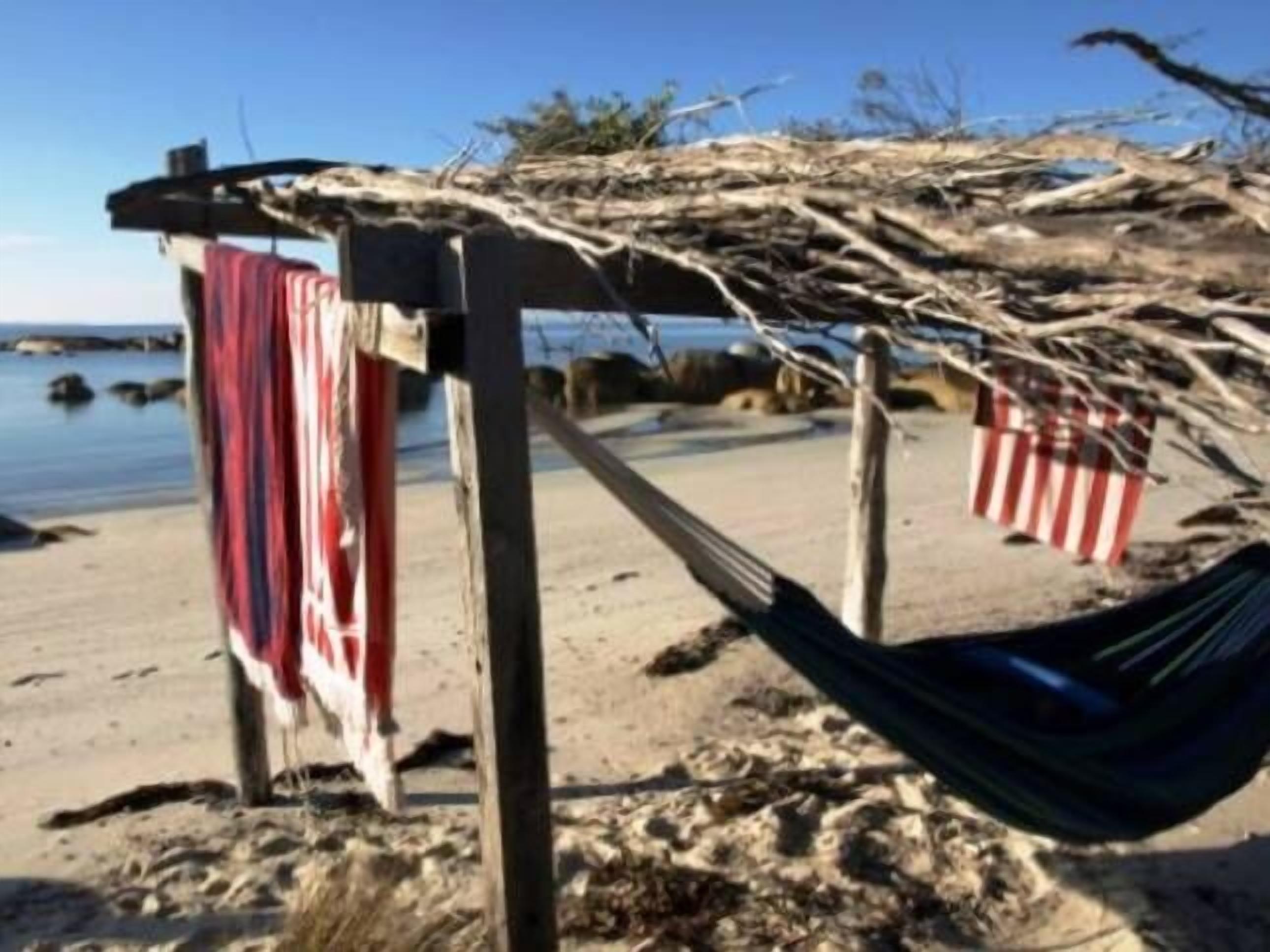 Sawyers Bay Shacks (small shack) — image 29