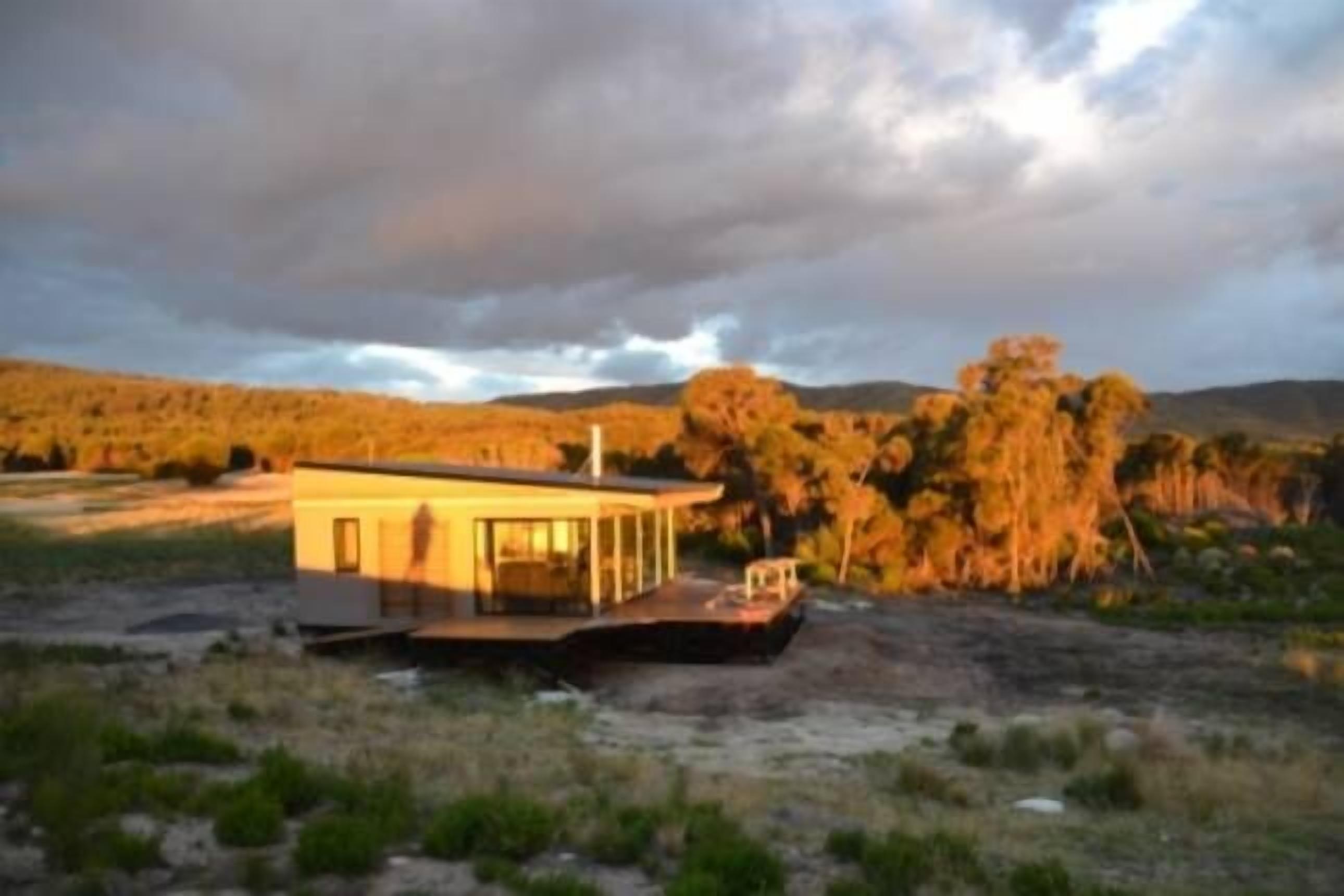 Sawyers Bay Shacks (small shack) — image 25