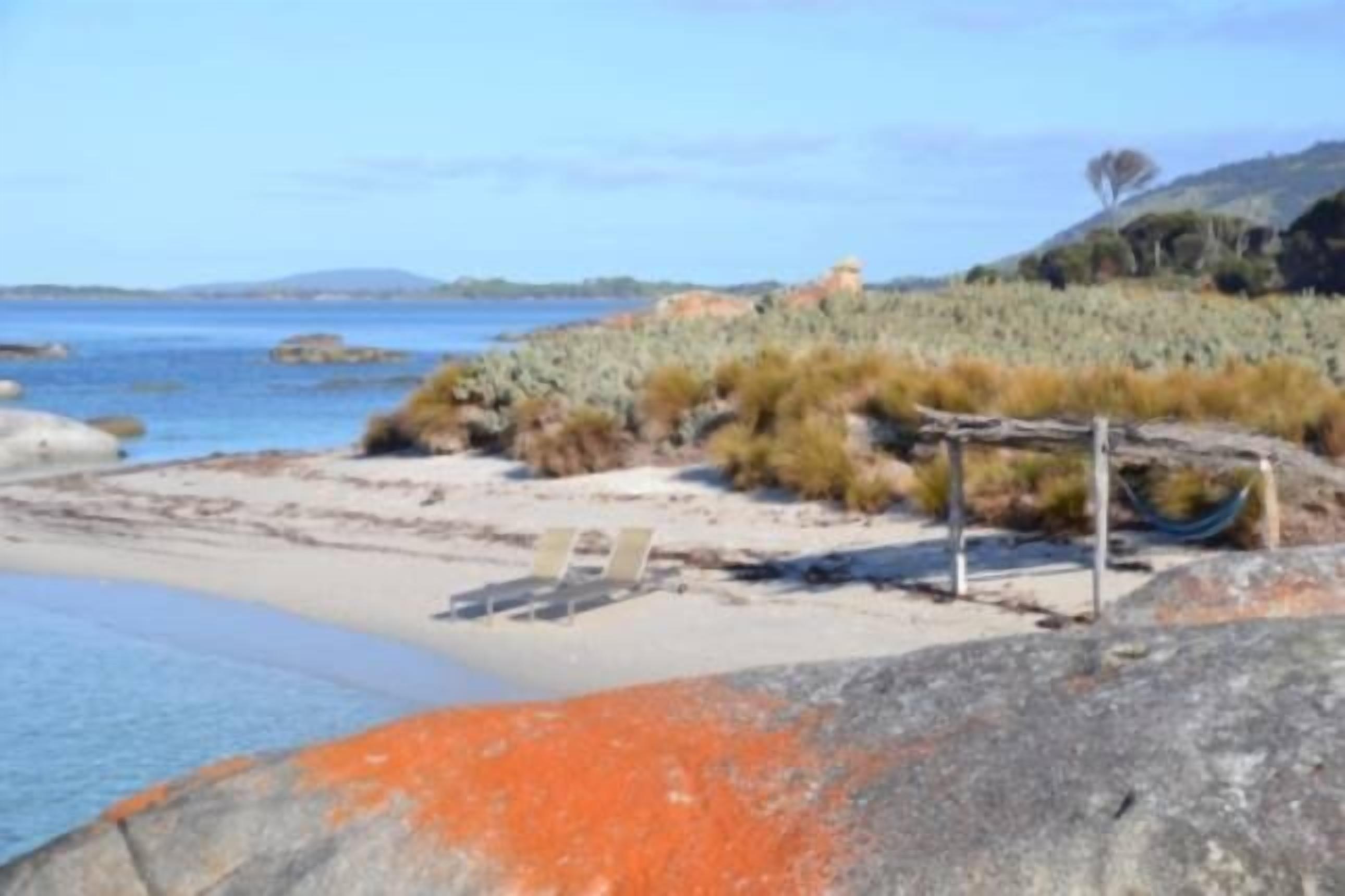 Sawyers Bay Shacks (small shack) — image 27