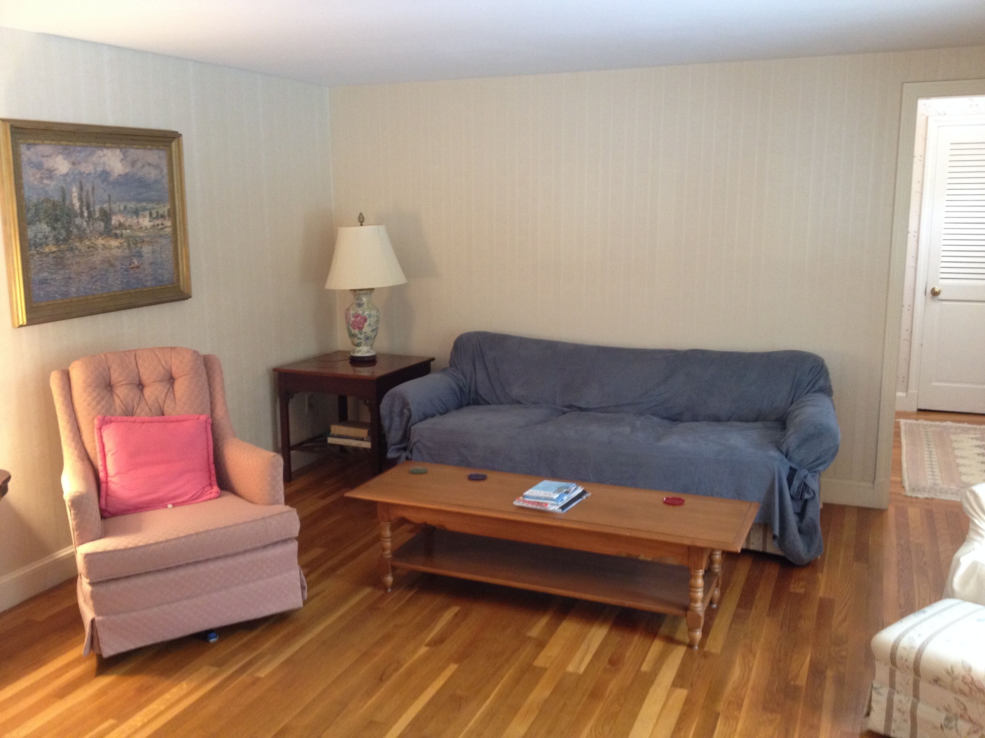 Spacious 4BR/2BA Private Beach, Large private yard, Family Friendly Neighborhood