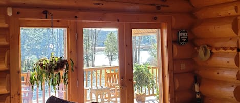 Smart-TV, Kamin, DVD-Player, Stereoanlage