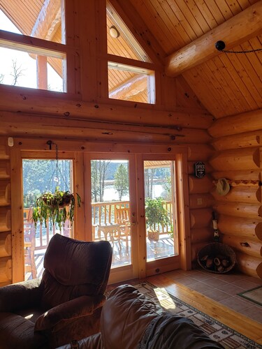Vermont Lake Front Log Cabin Close to Mt. Snow