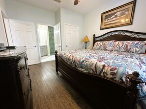 2 bedrooms, in-room safe, iron/ironing board, travel cot - Perfect for Families Looking to Spend Quality Time Together Near the Theme Parks (Orlando)
